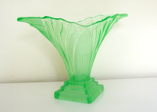 Art deco greta vase green - greta, in