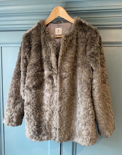 Woman size petite - size,