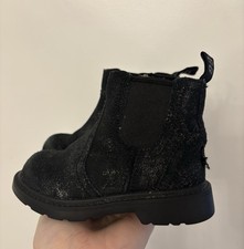 Toddler girls black sparkly Ugg boots - size 5eu 22