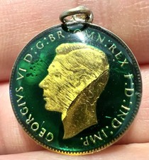 King George VI Enamelled Coin Pendant Wren Farthing 1946, E71
