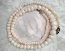 Vintage  14crt Gold /Diamond Angel Skin Coral Necklace 18 inches long Fine estat