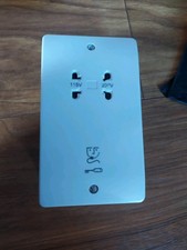 MK Logic dual shaver Socket -