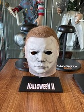 Halloween 2 Mask Display Stand