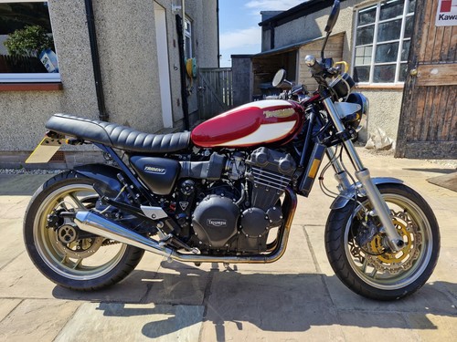 Triumph 900 trident t160 - -,