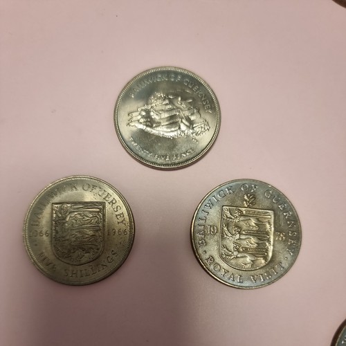 Guernsey twenty five pence - five,