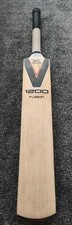 Slazenger V1200 Fusion Dual Spine Cricket Bat Grade 2 Willow 34 Inch 2lb 10oz