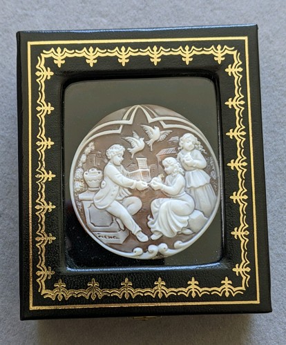 Vintage signed shell cameo - signed,