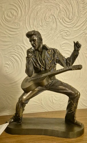 Elvis presley guitar player - presley,