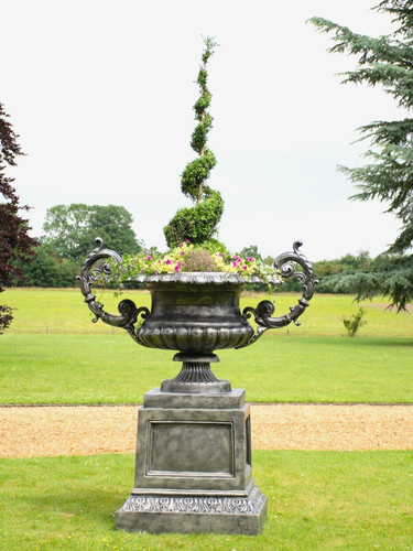 Giant hampshire urn - giant,