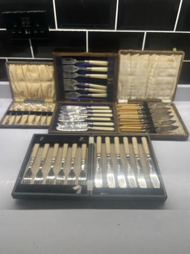 Joblot cased sets - sets, vintage
