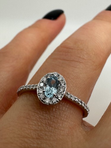 Platinum halo oval aquamarine - oval,