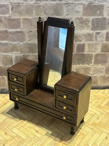 Dolls house scale - house,