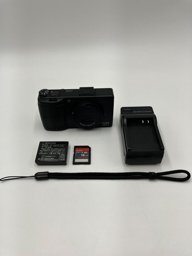 Ricoh digital iii - digital, compact