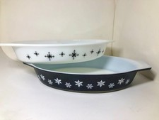 Pyrex Black & White Snowflake