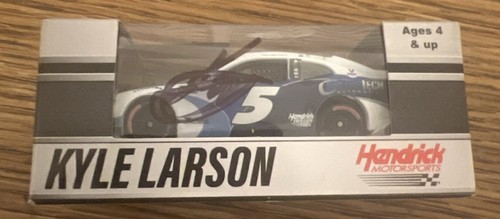 Kyle larson signed lionel - larson, 2021