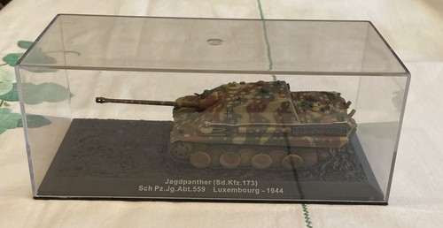 Atlas editions tank - atlas,