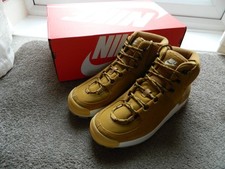 NEW NIKE CITY CLASSIC BOOTS IN