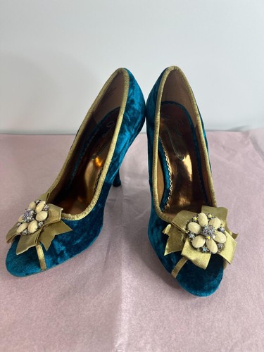 Renee dazzling teal velvet - j,