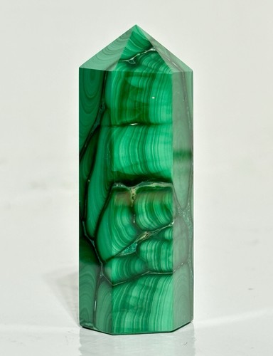 Malachite crystal point 100 - malachite, 100%