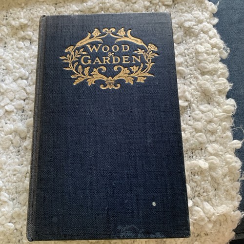 Wood and garden gertrude - wood,