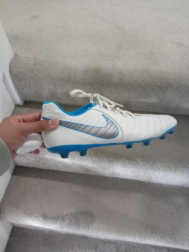 Nike football shoes two - two, pairs