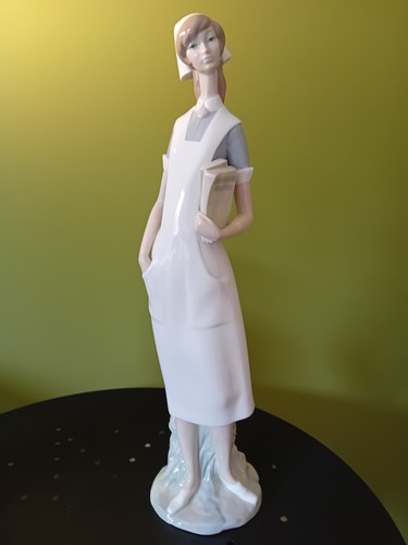 Vintage lladro nurse - -, 4603