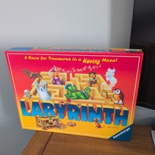 Labyrinth Board Game / Moving