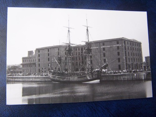 Endeavour replica ship - ,