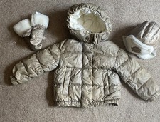 Moncler Children’s Unisex Gold Ski Set (Hat, Gloves And Coat) SIZE: 5YEARS