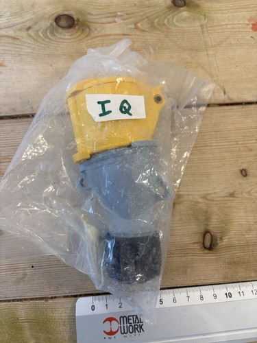 Commando socket 16a 3pole - socket,