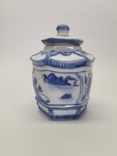 Blue and white pagoda - white,