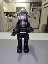 Robbie the robot toy turner