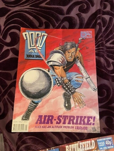 2000 featuring judge dredd - 2000,