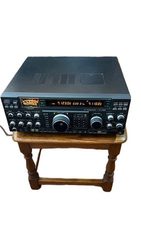 Yaesu 1000 base - base, station