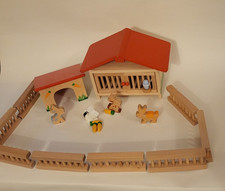 Goki Rabbit Hutch play set