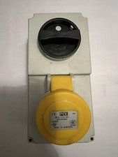 Wall Mount Panel Socket 16A 110V Yellow 3 Pin 110 Volt 16 Amp Quality NEW