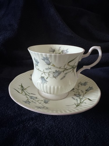Queen china staffordshire - queen's,