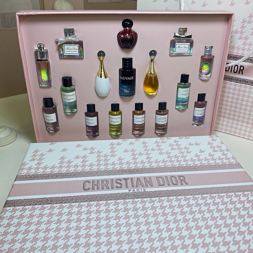 Christian dior paris perfume - paris,