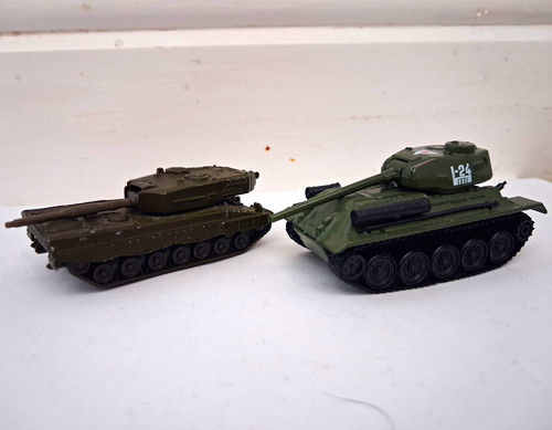 Military tanks - tanks, x2