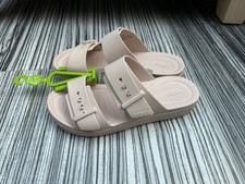 Ladies Crocs Brooklyn Buckle