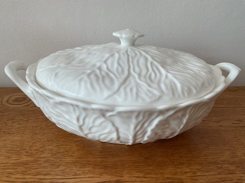 Wedgwood countryware lidded - ,