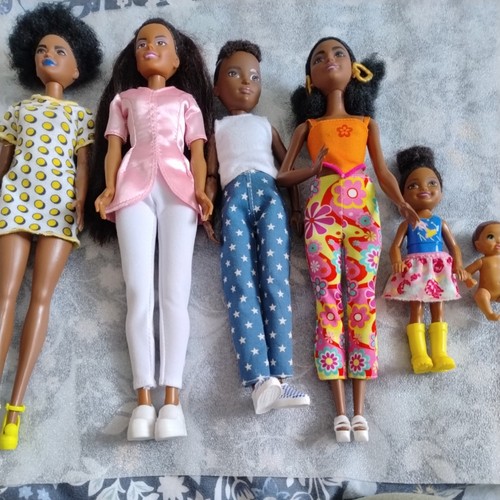 Barbie doll bundle - doll,