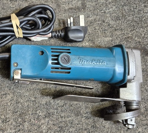 Mains powered makita sheet - makita,