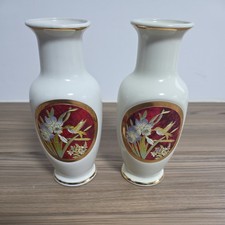 CHOKIN VASE x2 hummingbird on red and gold background