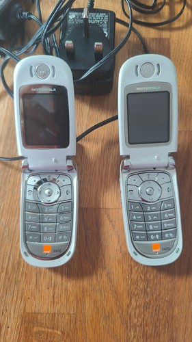 Two motorola v600 vintage flip - two,