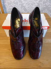 REIKER - PAIR OF WINE COLOURED