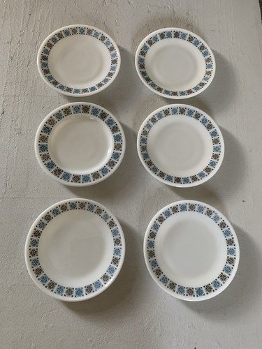 Vintage pyrex six side plates - vintage,