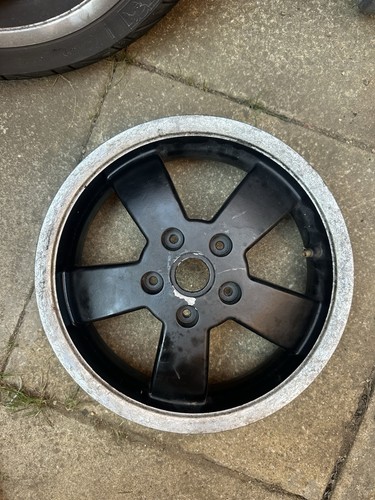 Vespa front wheel - front,