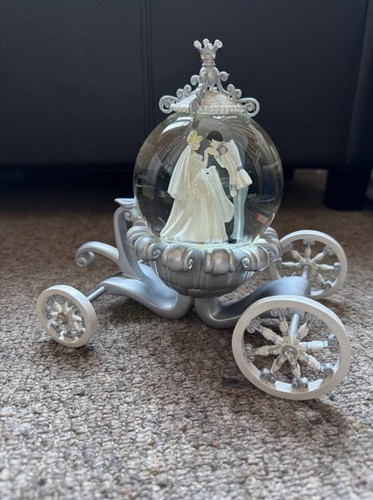 Cinderella snow globe disney - cinderella,