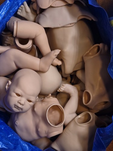 Large reborn doll destash lot - reborn,